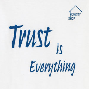 teaser-T-Shirt_Trust_is_everyting_2J7A6269